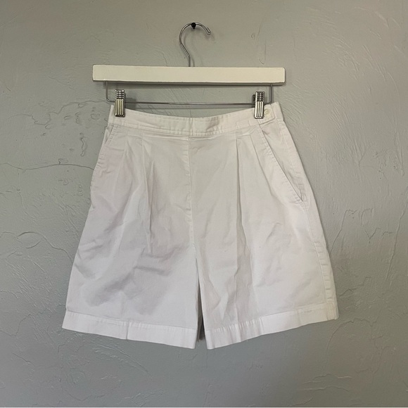 Liz Claiborne Pants - Liz Claiborne LizSport White Cotton Shorts Classic Tailored Deep Pockets 26"